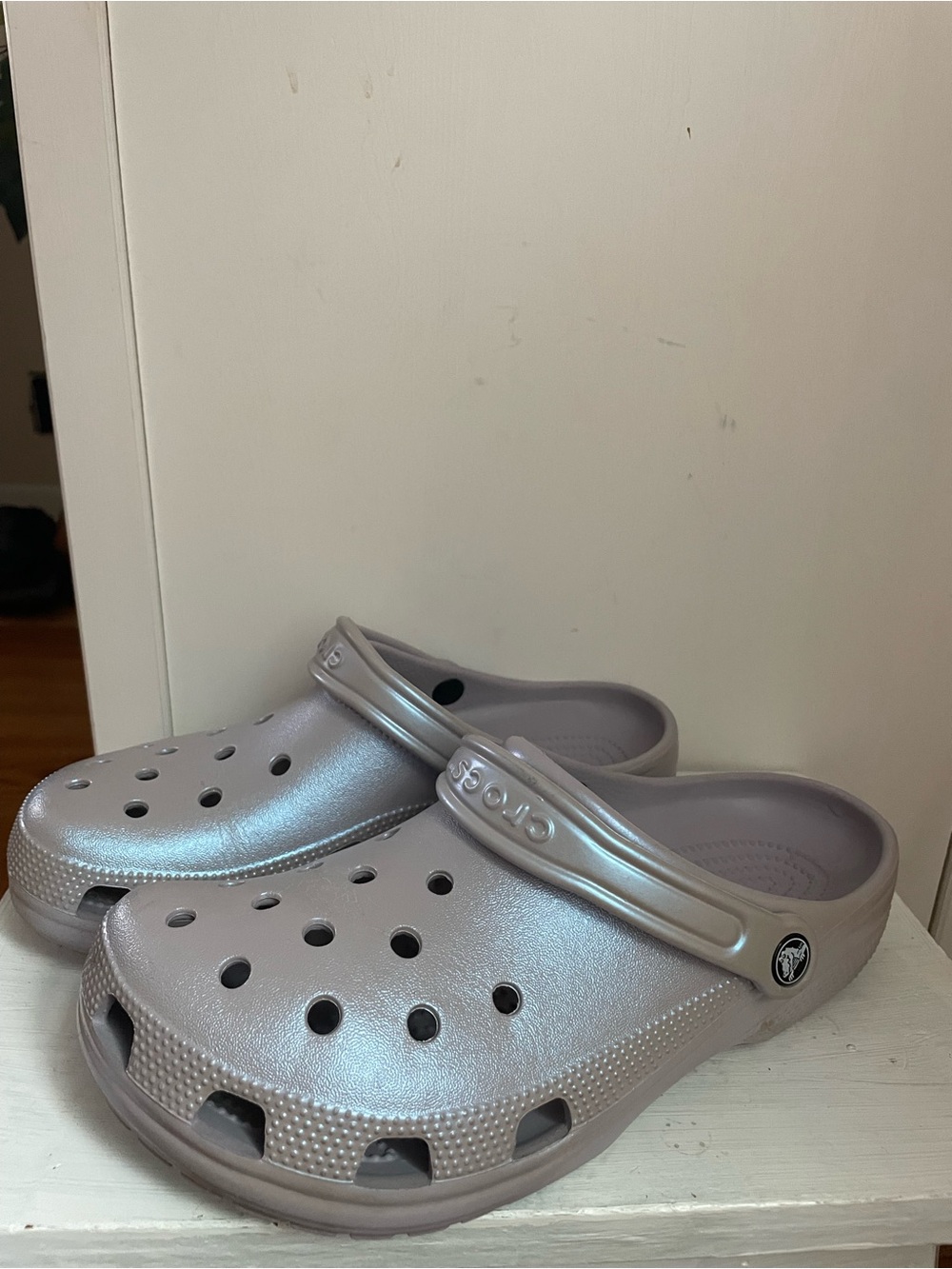 Crocs Women’s Classic Clog - Metallic Lavender Size 10